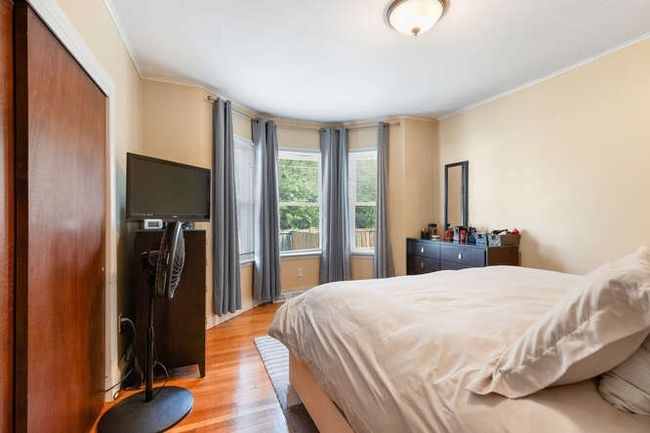 10 Conant St, Home with 5 bedrooms, 2 bathrooms and 4 parking in Beverly MA | Image 21