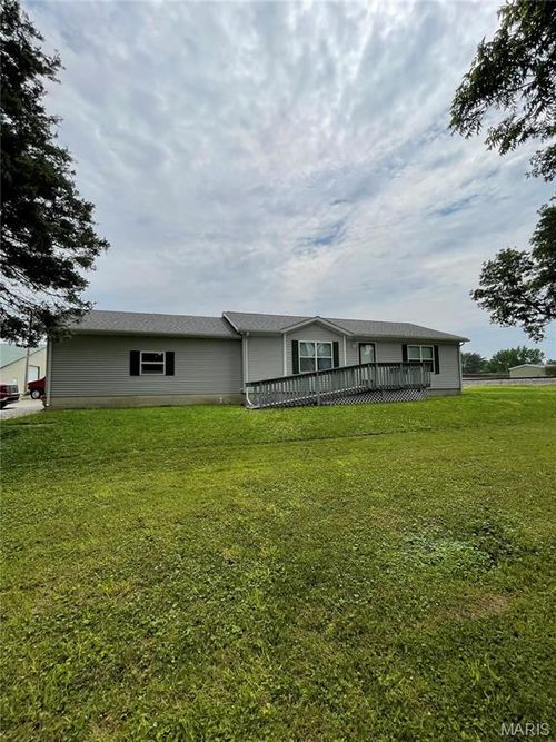 8 N Railroad St, Freeburg, IL, 62243-1021 | Card Image