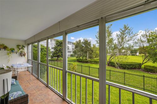 212-950 Hillcrest Dr, Hollywood, FL, 33021-7816 | Card Image