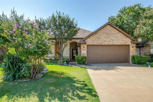 8208 Fall Crest Drive, Fort Worth, TX, 76053 | Card Image