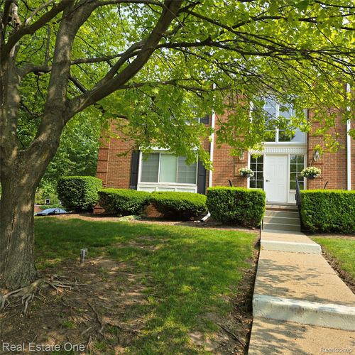 153-770 E Fox Hills Dr, Bloomfield Hills, MI, 48304-1306 | Card Image