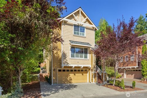101 Sunset Ct Nw, Issaquah, WA, 98027-2742 | Card Image