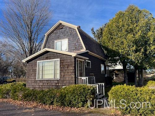 56401 Laurium Street, Calumet, MI, 49913 | Card Image