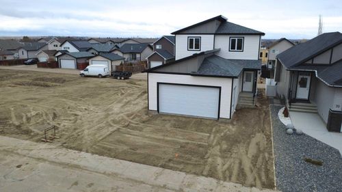 74 Sunwood Cres Sw, Medicine Hat, AB, T1B0R5 | Card Image