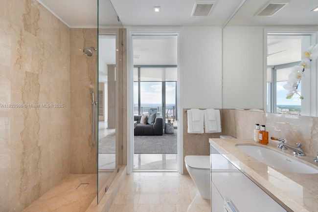 UNIT-4601 - 15701 Collins Ave, Condo with 3 bedrooms, 5 bathrooms and null parking in Sunny Isles Beach FL | Image 18