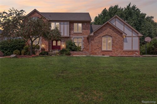 34970 Old Homestead Dr, Farmington Hills, MI, 48335-1333 | Card Image