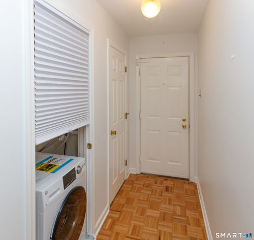 b4-1 Concorde Way, Windsor Locks, CT, 06096-1537 | Card Image