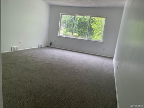 22450 Bainbridge Street, Allen Park, MI, 48154 | Card Image