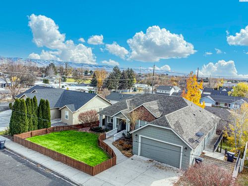 718 Se Scenic View Dr, College Place, WA, 99324 | Card Image
