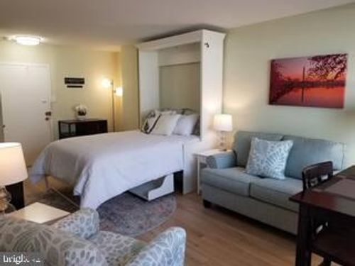 423-1121 Arlington Blvd, ARLINGTON, VA, 22209-3210 | Card Image