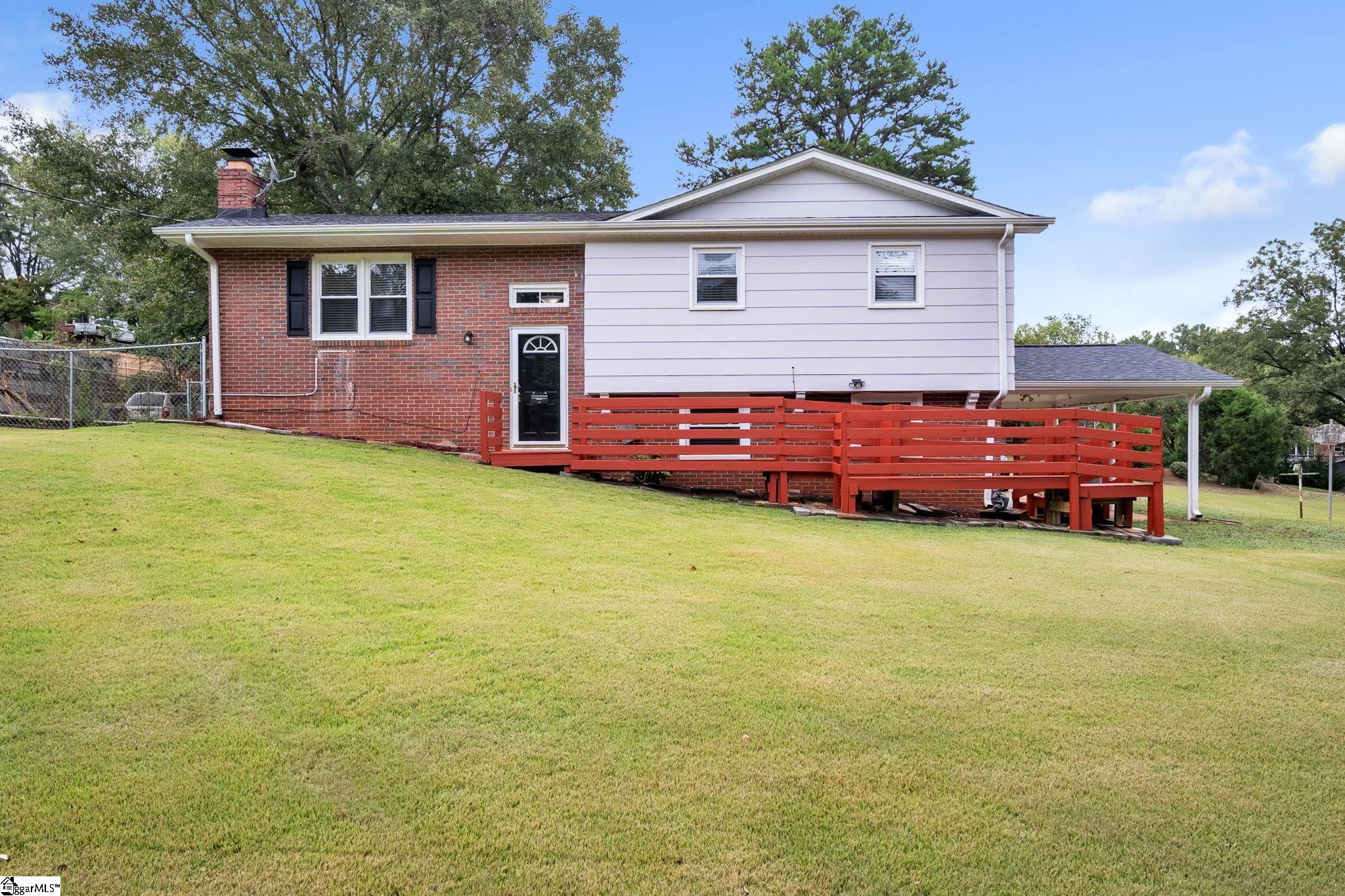 Farrs Bridge Rd, Greenville, SC 29611