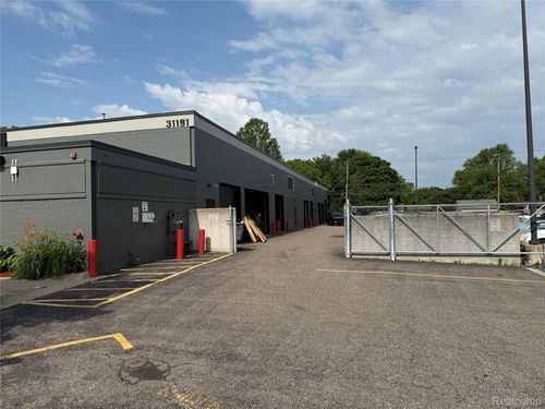 31191 Stephenson Hwy, Madison Heights, MI, 48071-1639 | Card Image