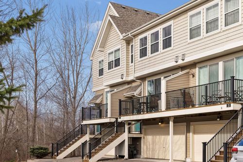 unit-5-4675 Victor Path, Hugo, MN, 55038-6039 | Card Image