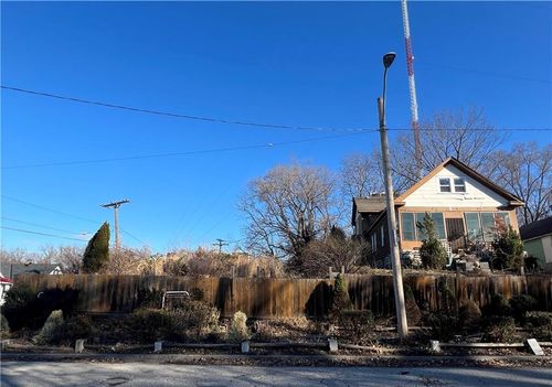 3007 Jarboe St, Kansas City, MO, 64108-3548 | Card Image