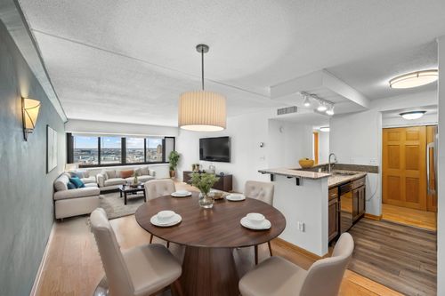 apt-2102-1920 S 1st St, Minneapolis, MN, 55454-1045 | Card Image