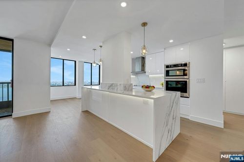 200 Winston, Cliffside Park, NJ, 07010 | Card Image