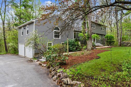 29 Old Sawmill Rd, Bedford, NH, 03110-6225 | Card Image