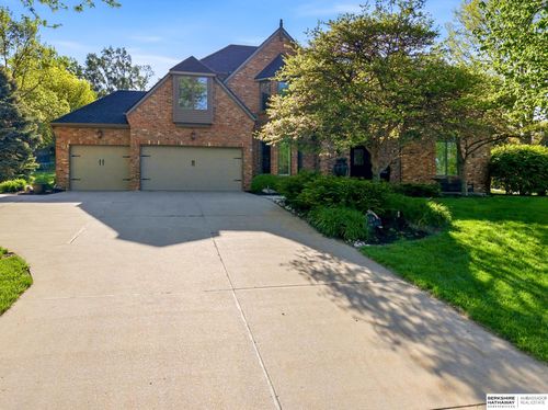 1024 Stone Creek Dr, Blair, NE, 68008-1086 | Card Image