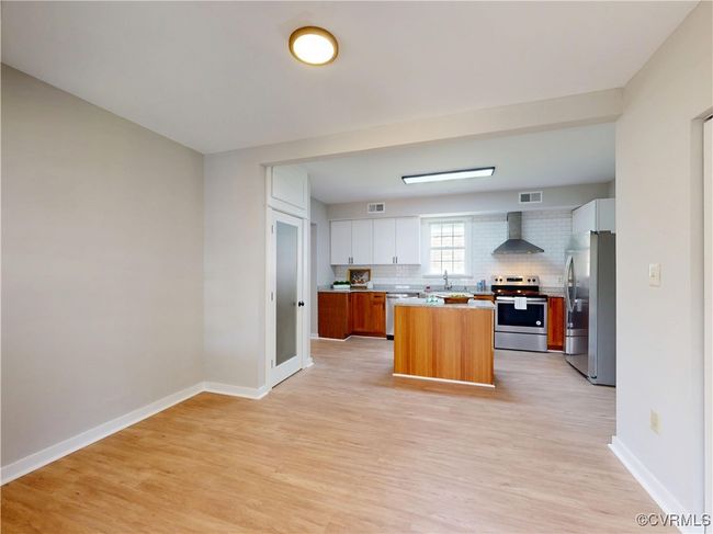 Large open eat in kitchen / breakfast room | Image 19