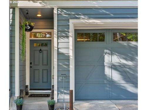 8229 N Edison St, Portland, OR, 97203-4911 | Card Image