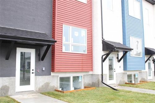 211 Cheema Dr, Winnipeg, MB, R2R3B2 | Card Image