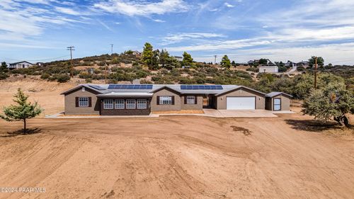 18279 S Country Club Drive, Peeples Valley, AZ, 86332 | Card Image