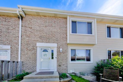 289 Barclay Dr, Glendale Heights, IL, 60139-1707 | Card Image
