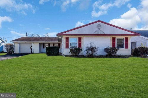 15 Efland Ln, WILLINGBORO, NJ, 08046-2212 | Card Image