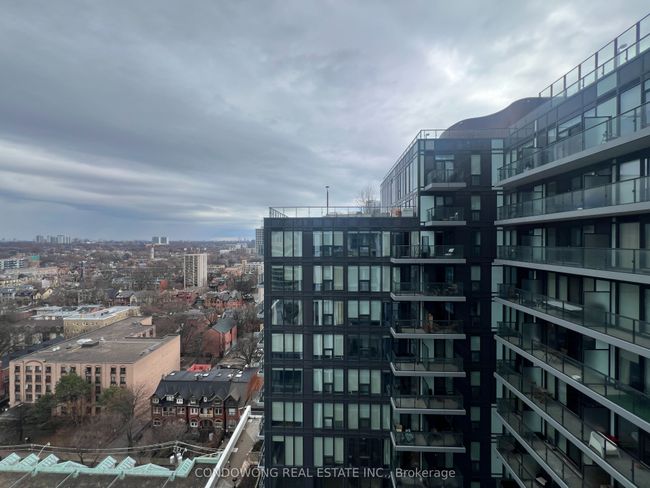 1733 - 251 Jarvis St, Condo with 2 bedrooms, 1 bathrooms and 1 parking in Toronto ON | Image 10