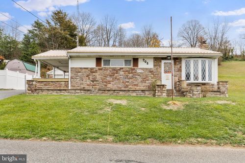 208 Fulton St, HANCOCK, MD, 21750-1220 | Card Image
