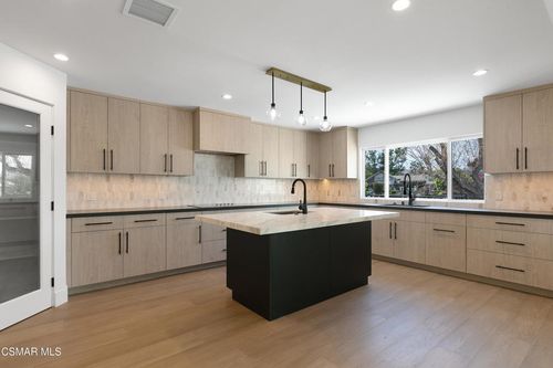 32164 Beachlake Ln, Westlake Village, CA, 91361-3606 | Card Image