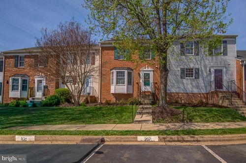 267 Fairfield Dr, WARRENTON, VA, 20186-3640 | Card Image