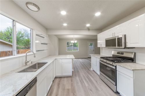 3901 Skipton Dr, Austin, TX, 78727-6048 | Card Image