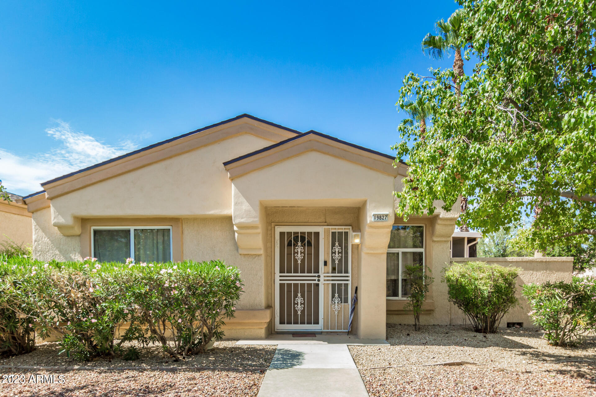 19827 N Greenview Drive, Sold in Sun City West Zoocasa