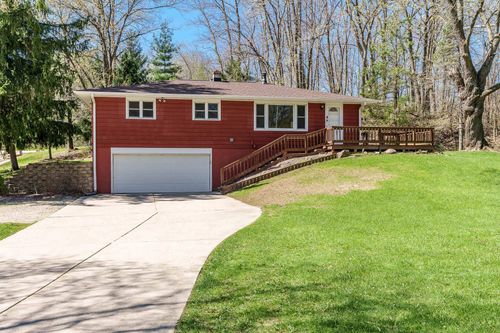 2821 W Memorial Drive, Janesville, WI, 53548 | Card Image