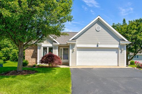 61-61 Majestic Ct, Zeeland, MI, 49464-9417 | Card Image