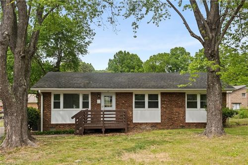 4 Carpenter Ct, Greensboro, NC, 27403-3123 | Card Image