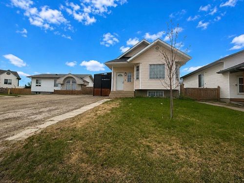 8128 95 St, Grande Prairie, AB, T8V7G3 | Card Image