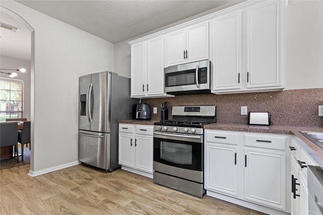 3323 Ewing Dr, House other with 3 bedrooms, 3 bathrooms and 2 parking in Manvel TX | Image 9