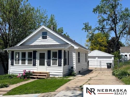6924 Wirt St, Omaha, NE, 68104-3151 | Card Image