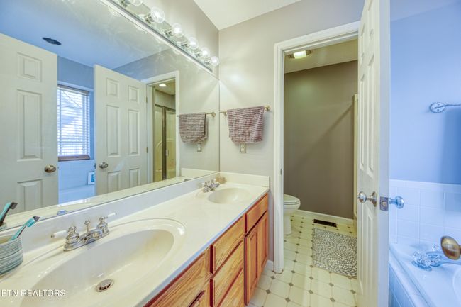6640 Creekhead Cove Ln, House other with 4 bedrooms, 4 bathrooms and 2 parking in Knoxville TN | Image 18