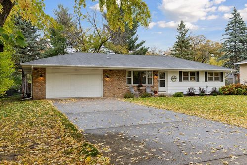 2721 109th Ave Nw, Coon Rapids, MN, 55433-3904 | Card Image