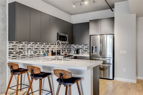 754-353 E Bonneville Ave, Las Vegas, NV, 89101-6622 | Card Image