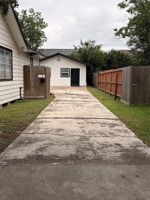 b-505 Wafer St, Pasadena, TX, 77506-2431 | Card Image