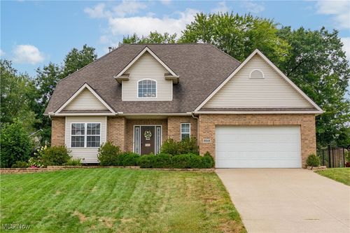 3212 Deborah Ct, Uniontown, OH, 44685-7571 | Card Image