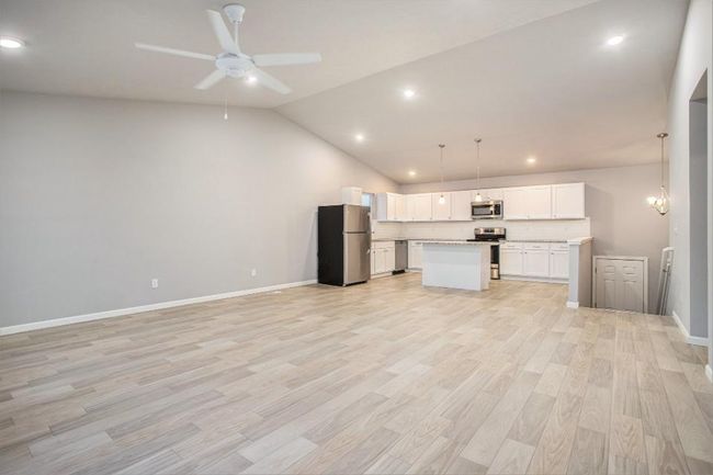 3-CCF024-i2060-Great Room2 | Image 4
