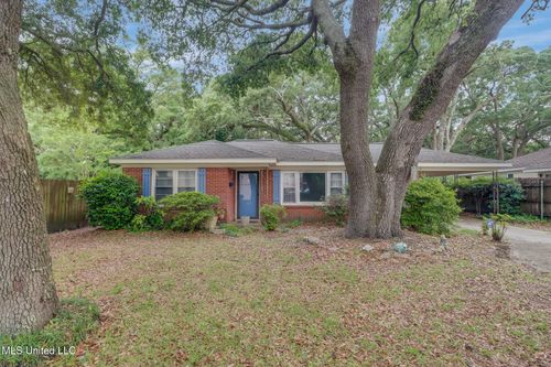 277 Rodenberg Ave, Biloxi, MS, 39531-4343 | Card Image