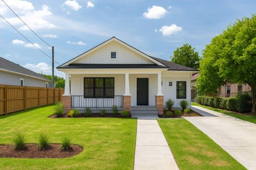 121 N Sidney St, Houston, TX, 77003-1453 | Card Image