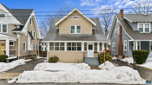 30 Washington Manor Ave, West Haven, CT, 06516-5042 | Card Image