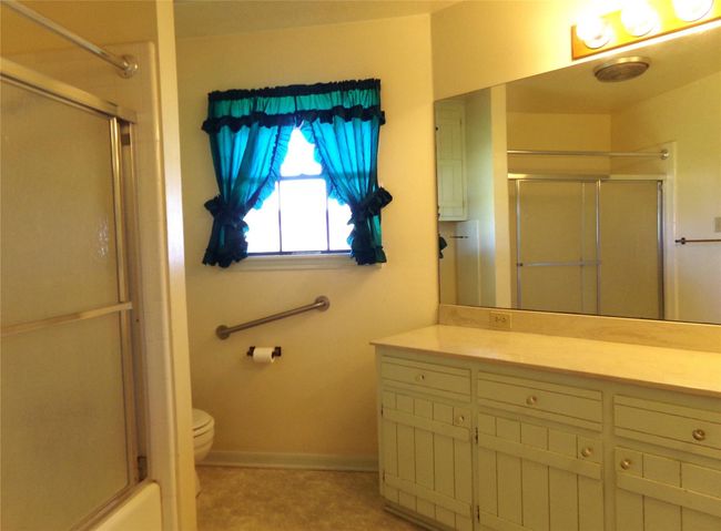 1931 Bruno Rd, Home with 4 bedrooms, 3 bathrooms and 4 parking in Schulenburg TX | Image 11